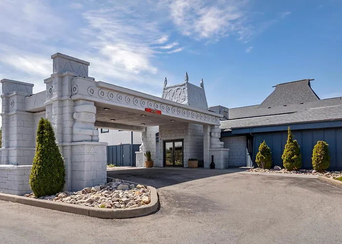 Wisconsin Dells ResortsPolynesian & Suites